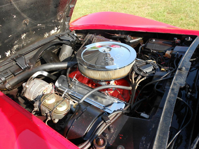 Illustration for article titled For $13,000, This 1974 Chevy Corvette Has The Week’s Most Interesting Interior